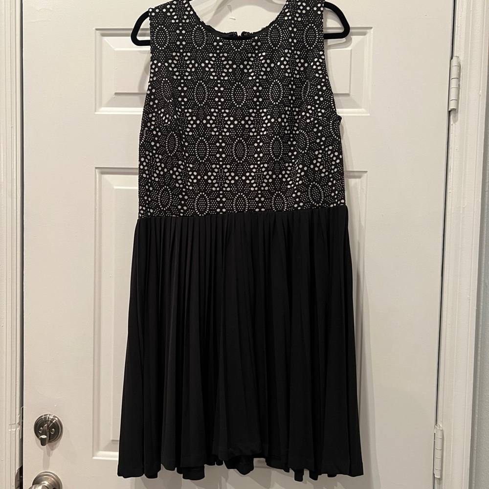 New York & Company Stretch Black Lace Dress 18